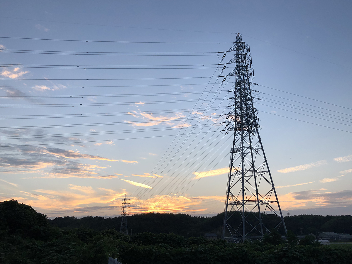 目指す頂は、静けさという透明感に温もりの光が差し込んでいる情景。