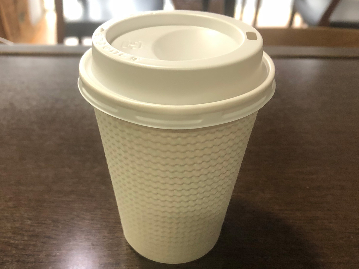 「紙コップで飲んだコーヒーがとても美味しかった」というお話し。